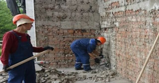 Демонтаж облицовки фасада в Миассе - расценка в смете от 575 рублей