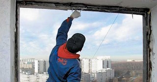 Демонтаж остекления балкона в Миассе - цена от 575 руб. - Сварной-Мсс